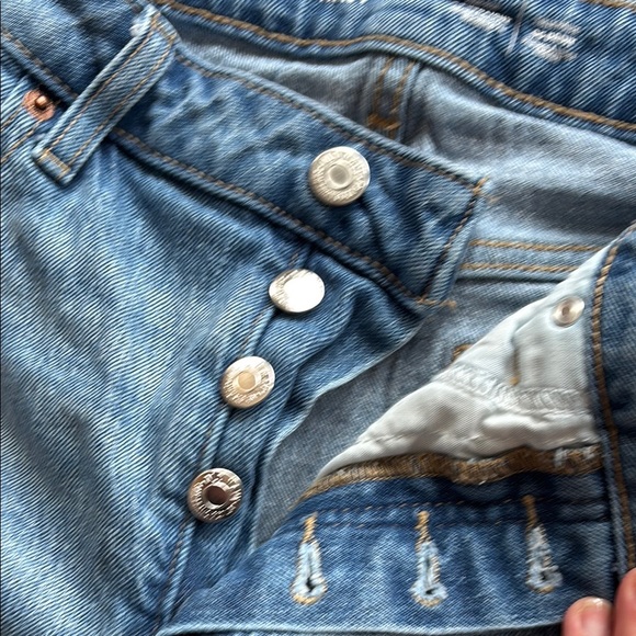 Old Navy Women's Blue Denim Shorts - Picture 4 of 6